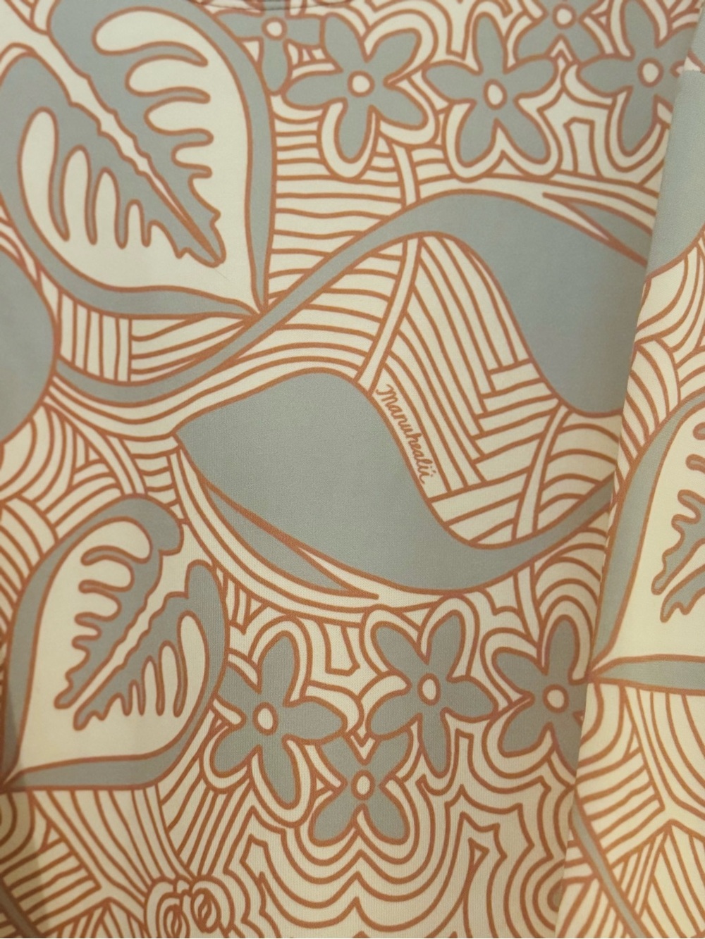 Manuhealii Long Sleeve Floral Geo Print Top in Gray and Peach - Picture 3 of 6